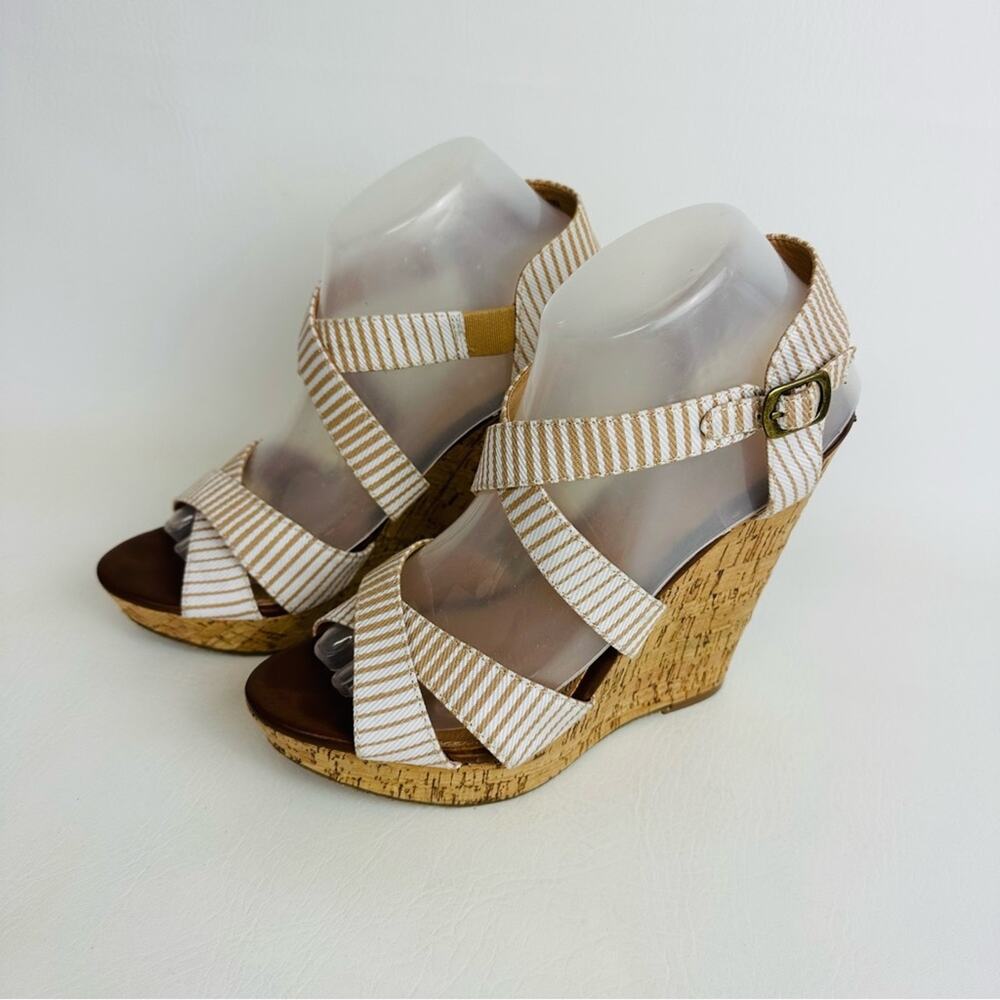 Chinese Laundry Women's Striped Strappy Wedge Sandals Cream Tan Shoes Size 8.5